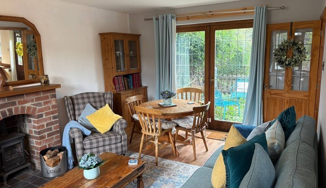 Cosy country cottage for relaxing or for peaceful work setting with log burner