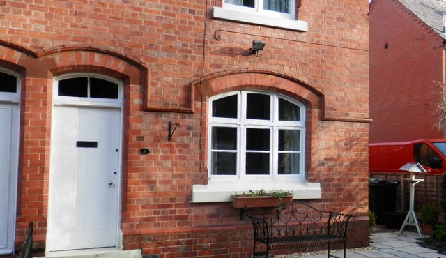 Cosy ex Railway Cottage with WiFi & EV charger