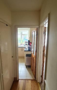 Cosy ground floor flat close to train & bus routes