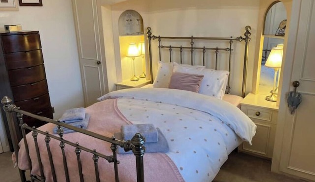 Cosy home in quiet cul-de-sac. Private fenced garden and free parking.