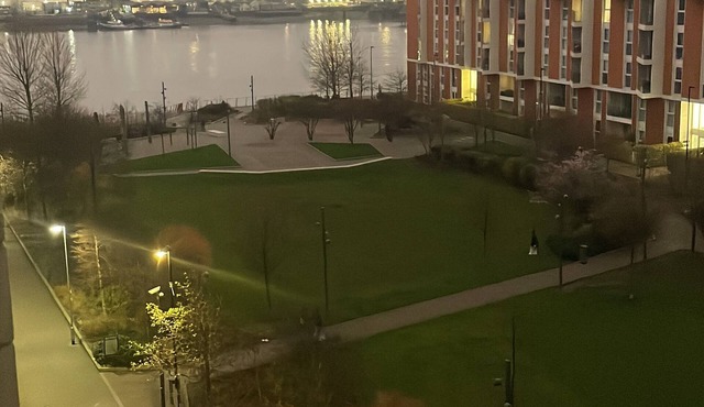 Cosy one bedroom apartment on the 5th floor royal wharf e16 *High Spec*