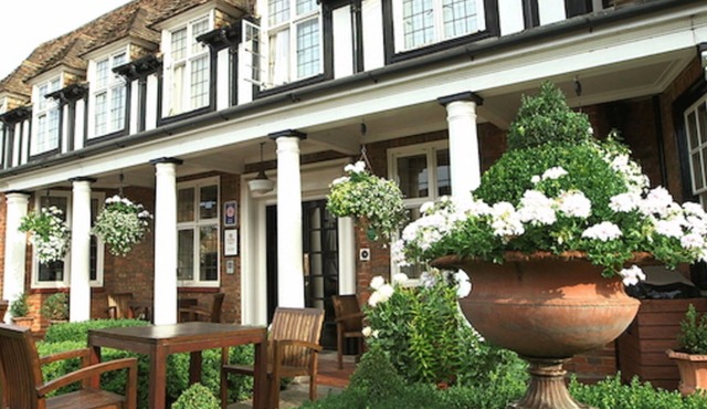 Cosy pet-friendly accommodation with office in beautiful Cambridgeshire village