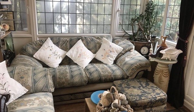 Cosy Room in a quiet and a peaceful neighbourhood.