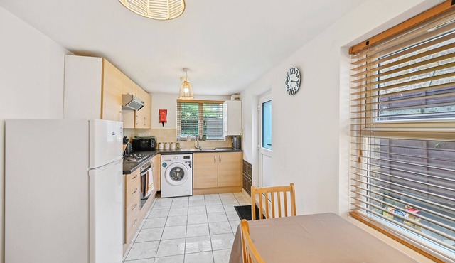 Cosy urban 2 bed flat in Tottenham Hale, sleeps 5
