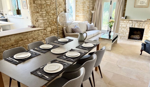 Cotswolds barn conversion in foodie-heaven Kingham
