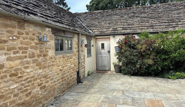 Cotswolds Grade II Listed Barn +underfloor heating