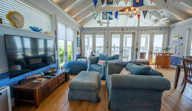 Cottage directly on White Sound. Dock steps away. Fish or swim off the dock.