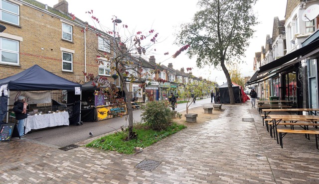 Cottage Flat with Games Table, Parking & Near Tube