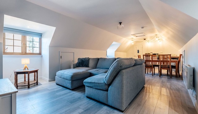 Cottage on Private Island in Cambridgeshire
