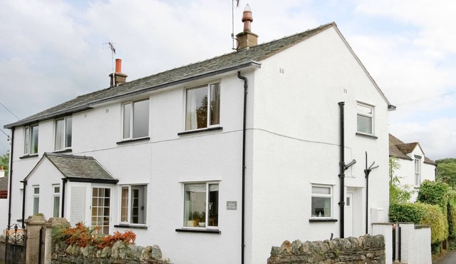 Cottage with central village location and walks from the door.
