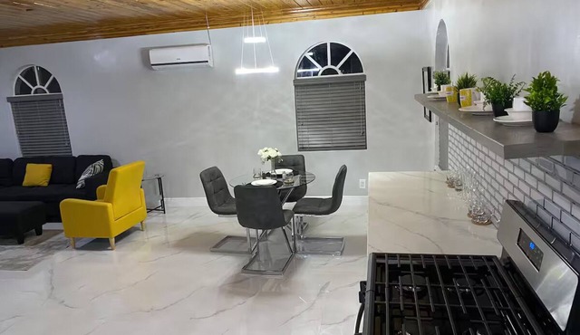 Cozy 1-bedroom apartment in nice Freeport with AC, WiFi