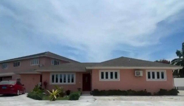 Cozy 1bedroom/1bath 5 minutes drive from the beach