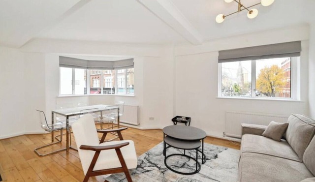 Cozy & Bright one bedroom flat in charming Chelsea