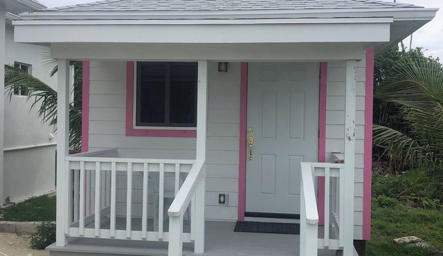 Cozy cottage studio on the waterfront in charming Great Guana Cay