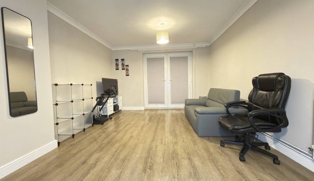 Cozy House Rental with Private Room in North Northamptonshire