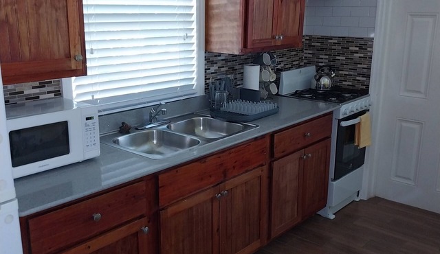 Cozy little Villa located in the heart of Deadman's Cay!