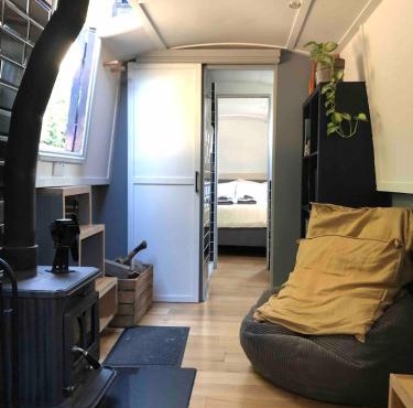 Cozy Narrowboat on Regents Canal