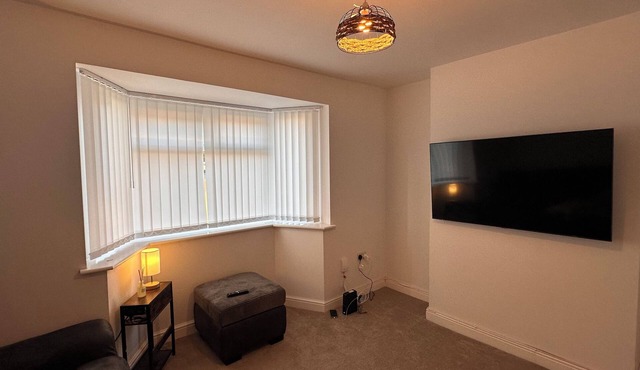 Cozy Newcastle Stay
