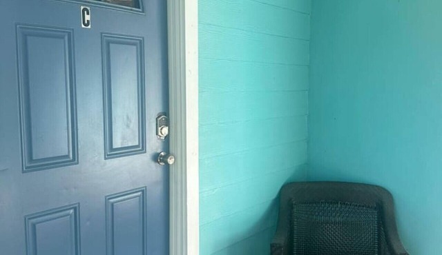 Cozy Oasis |5 mins to Beach & Downtown