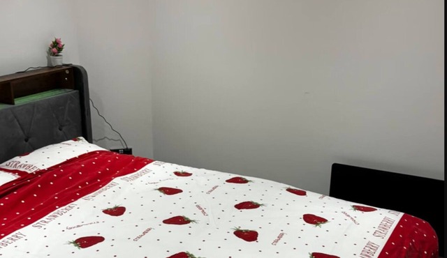 Cozy Private Room in Bedford, Perfect for Solo Travellers