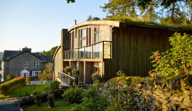 Crescent House - Luxury Cottages