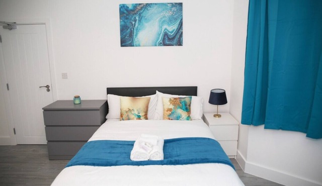 Cricklewood Deluxe Ensuite Room