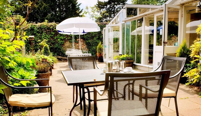 Crown House Hotel