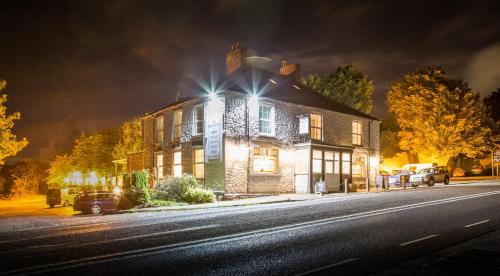 Darlington Arms by the airport - Free parking - Bar & Food