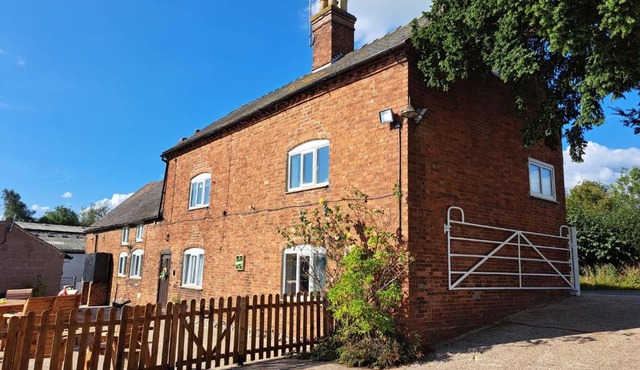 Deepmoor Farmhouse, Doveridge, Derbys.