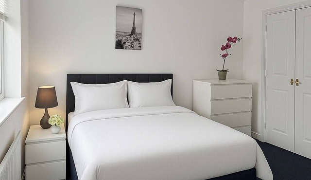 Delight large double bedroom ensuite