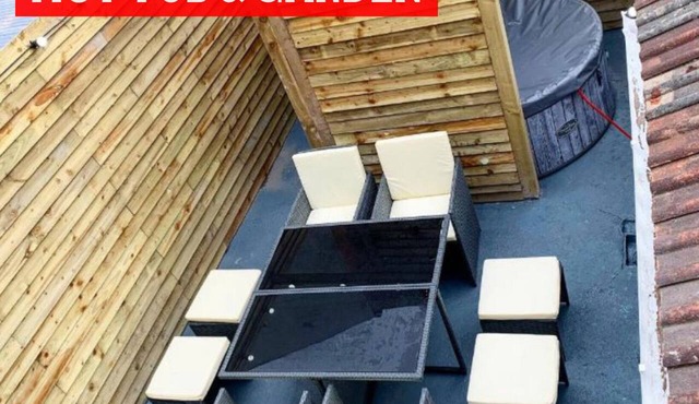 Deluxe Apartment with spa bath and hottub garden