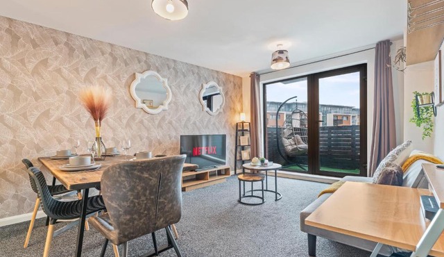 Desert Haven - Bullring - Free Parking - Fast Wifi - Contractors