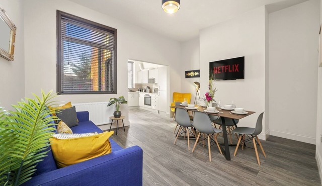 Desert Orchid Cottage by Stone Pit Apartments