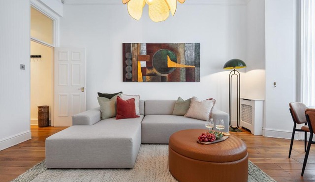 Designer Chelsea Apartment up to 6 guests