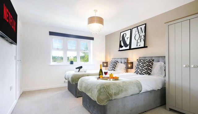 Detached House Free Parking FastWifi SmartTV