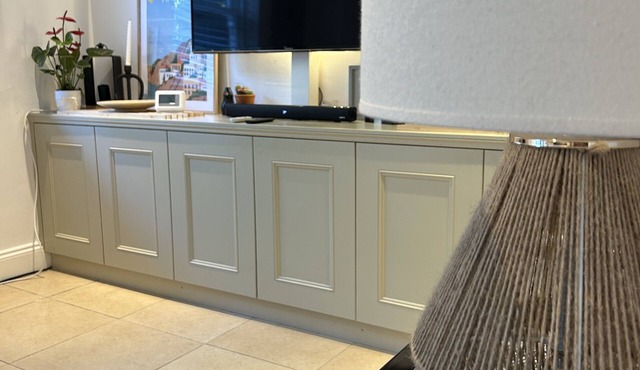 Discover our 2-bedroom house with a lush garden