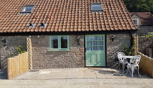Dog friendly beautiful 1 bed barn conversion in country setting