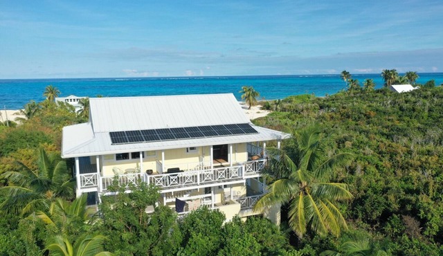 Don't worry. BEACH HAPPY! Man-O-War Cay. Your best-ever family beach vacation.