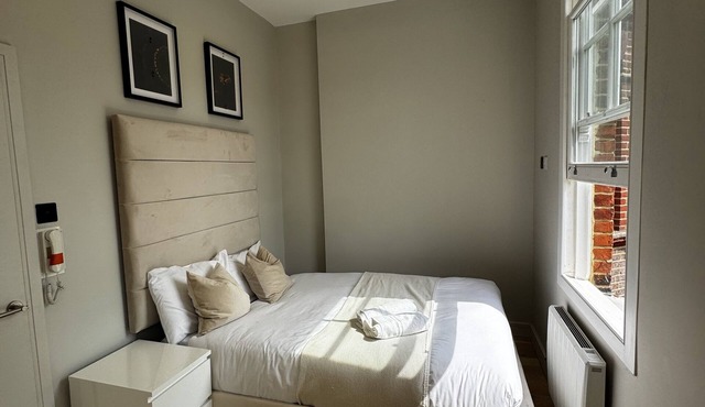 Double room Finchley Road Central London F8