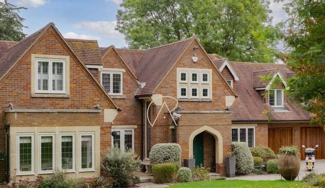 Dreamy 5-Bedroom Home in Cookham