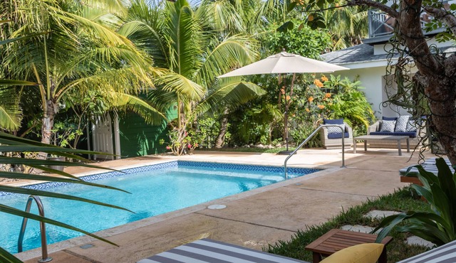 Dunn's House - Spacious Family Friendly Home with a Pool steps to the Beach