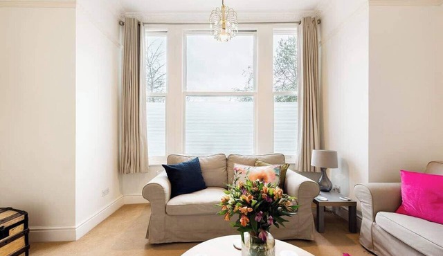 Ealing garden flat by Walpole Park