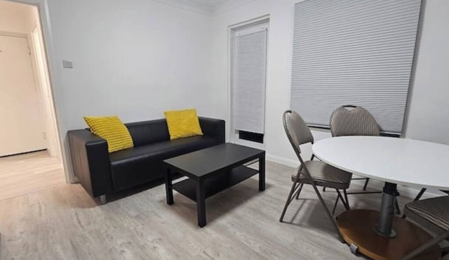 Earl's Court 2 bed Terrace Flat
