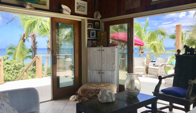 Eco-friendly Beachfront House on stunning beach with private cabana