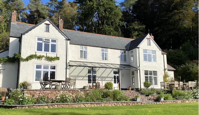 Edgcott House