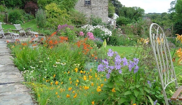 Edgcott House