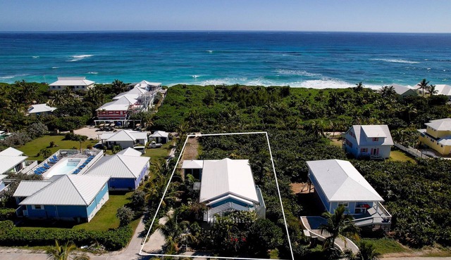 Edge of Blue-Discover Serenity at Edge of Blue: Your Tranquil Island Retreat