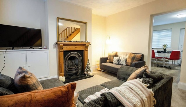 Edward Street House Central Location Sleeps 5, Cheltenham