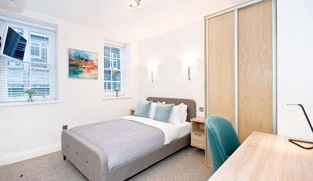Eldon Chambers Pod 6 by City Living London