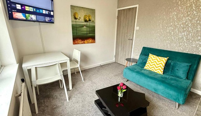 Elegant 1-Bedroom Flat, Wi-Fi, Near Oxford centre